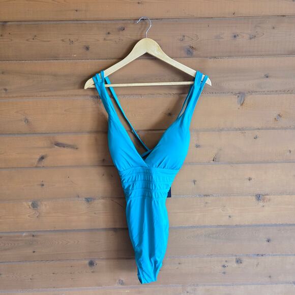La Blanca Island Goddess Multi Strap Cross Back One Piece Emerald NWT 14 Swim - Picture 2 of 6